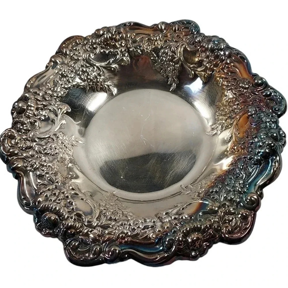 Oneida USA Round Silver Plate - Picture 2 of 7